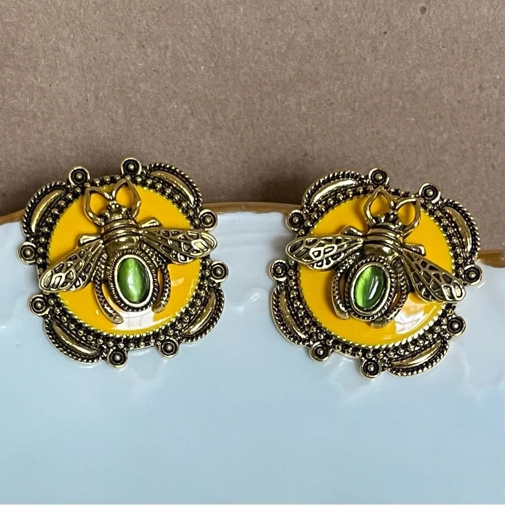 ✨Anthropologie Apis Bee Earrings